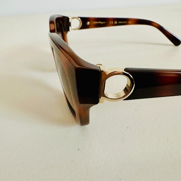 NEW SALVATORE FERRAGAMO TORTOISE WITH BROWN GRADIENT LENS SF1012S-53-19-140 main image 7